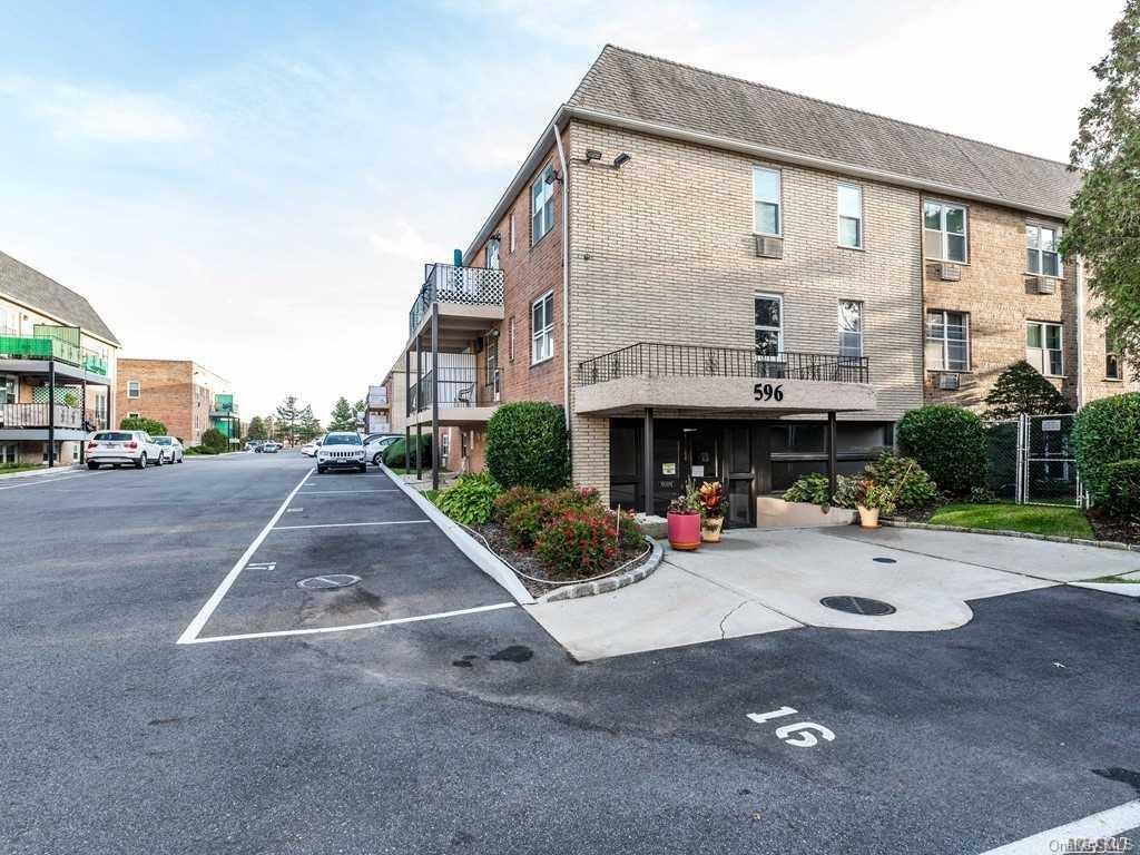 596 Broadway #15A, Lynbrook, New York image 2
