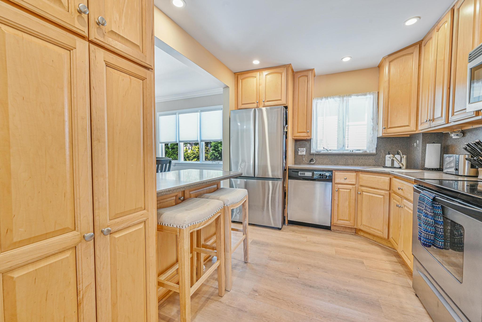 25 Baldwin Avenue, Massapequa, New York image 8