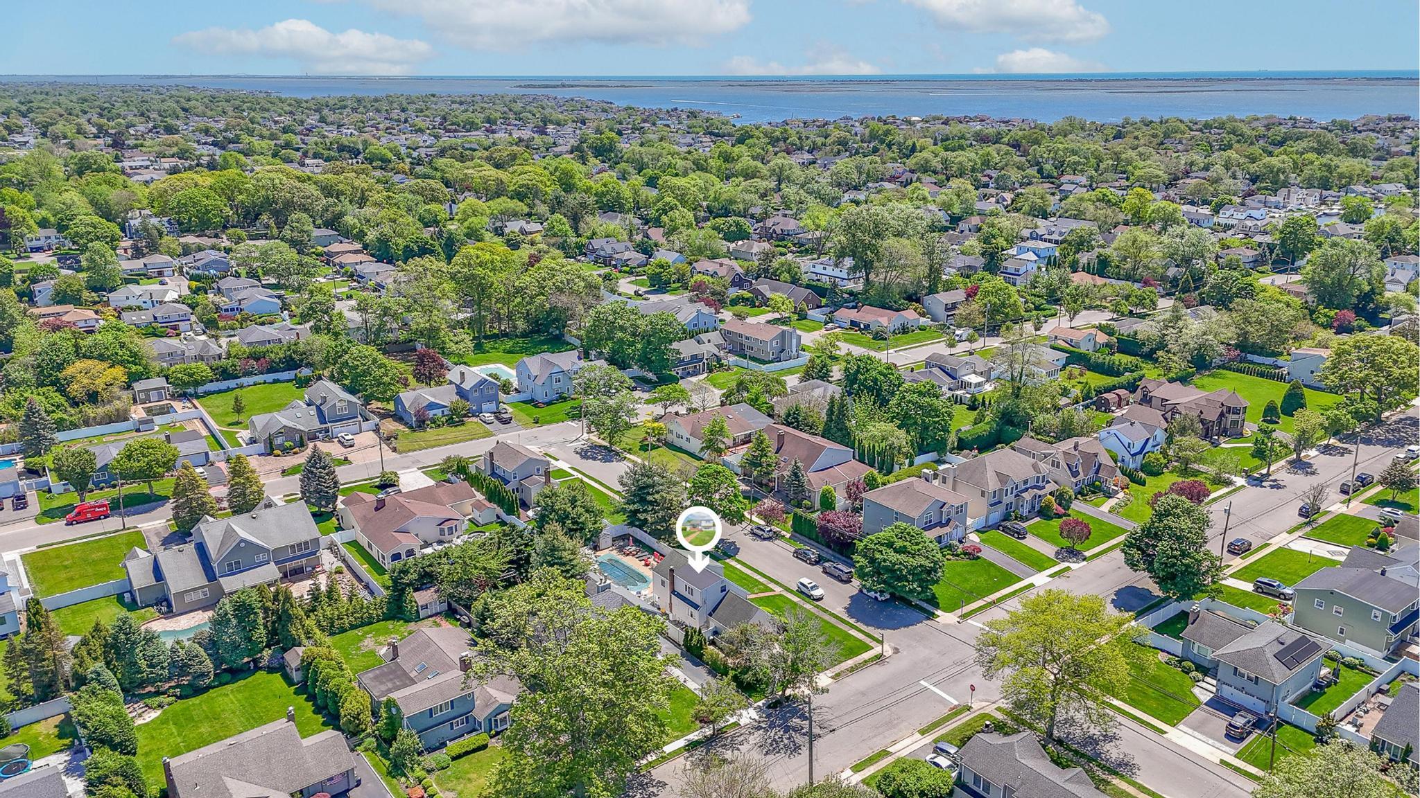 25 Baldwin Avenue, Massapequa, New York image 27
