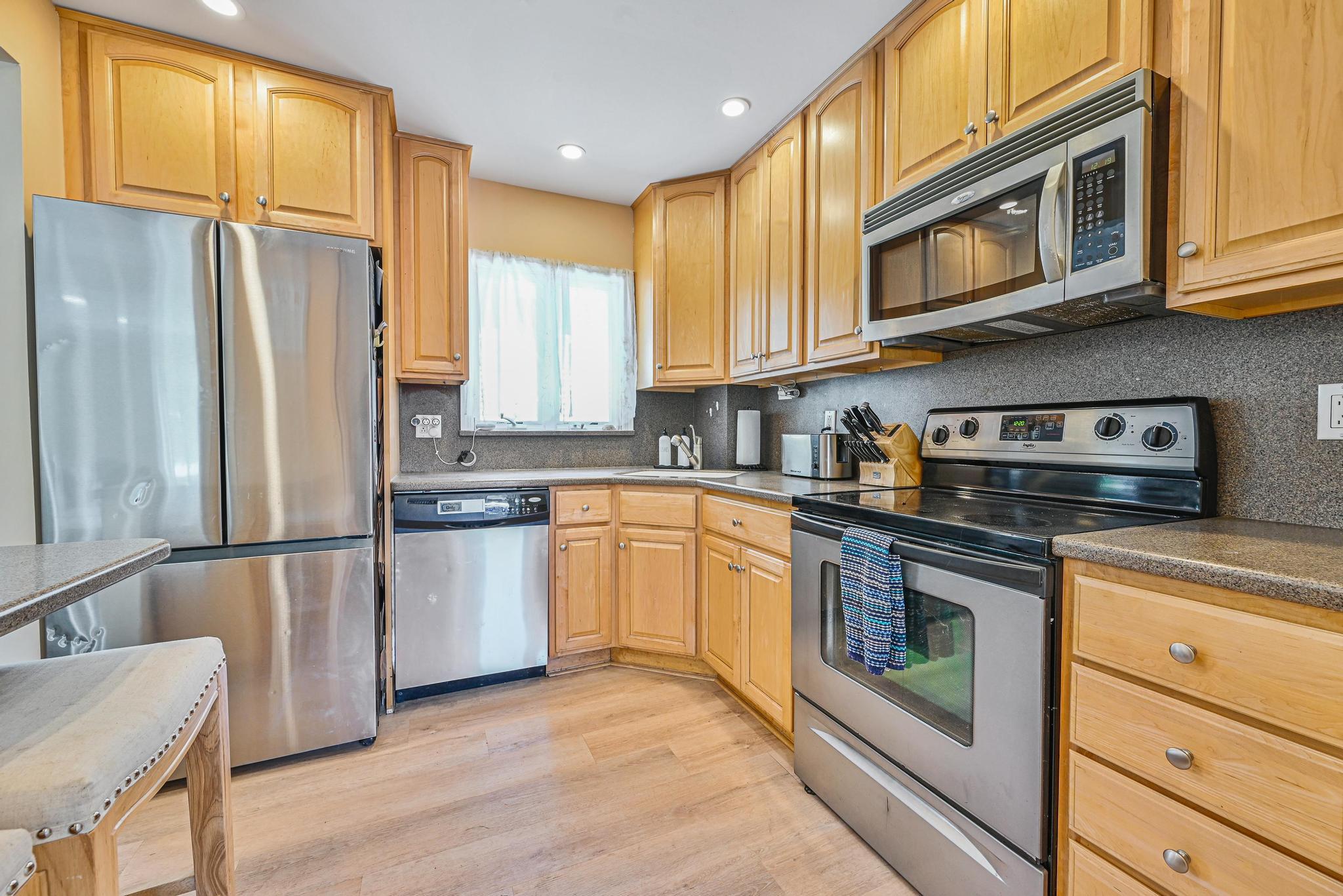 25 Baldwin Avenue, Massapequa, New York image 7