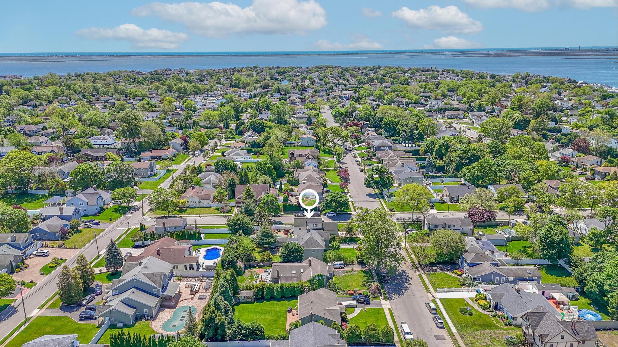 25 Baldwin Avenue, Massapequa, New York image 28