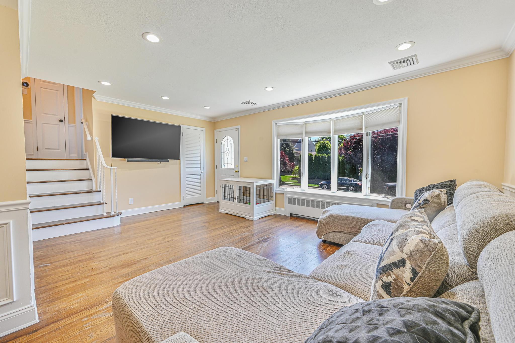 25 Baldwin Avenue, Massapequa, New York image 5