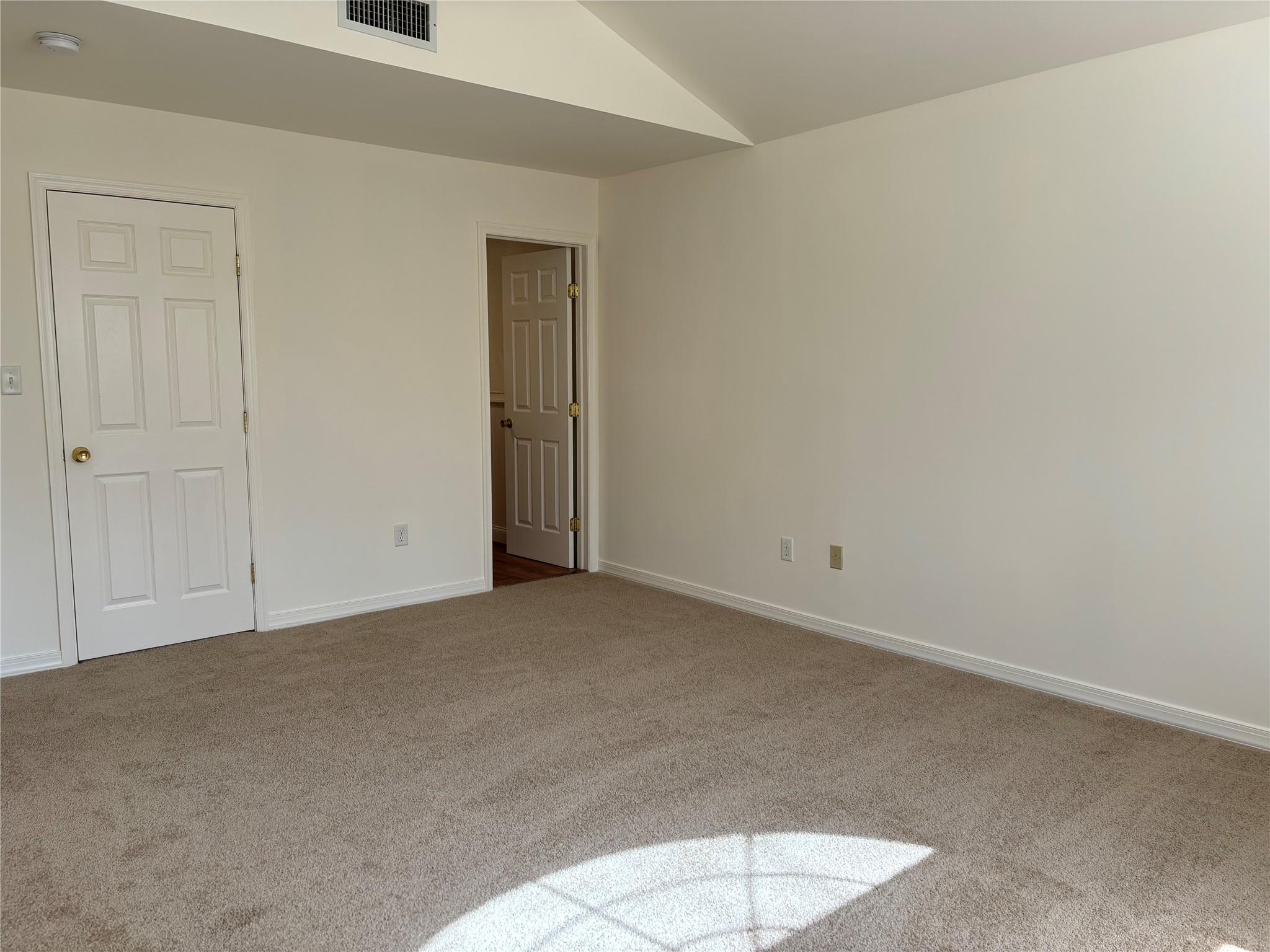 1404 Pebble Beach Path, Riverhead, New York image 18