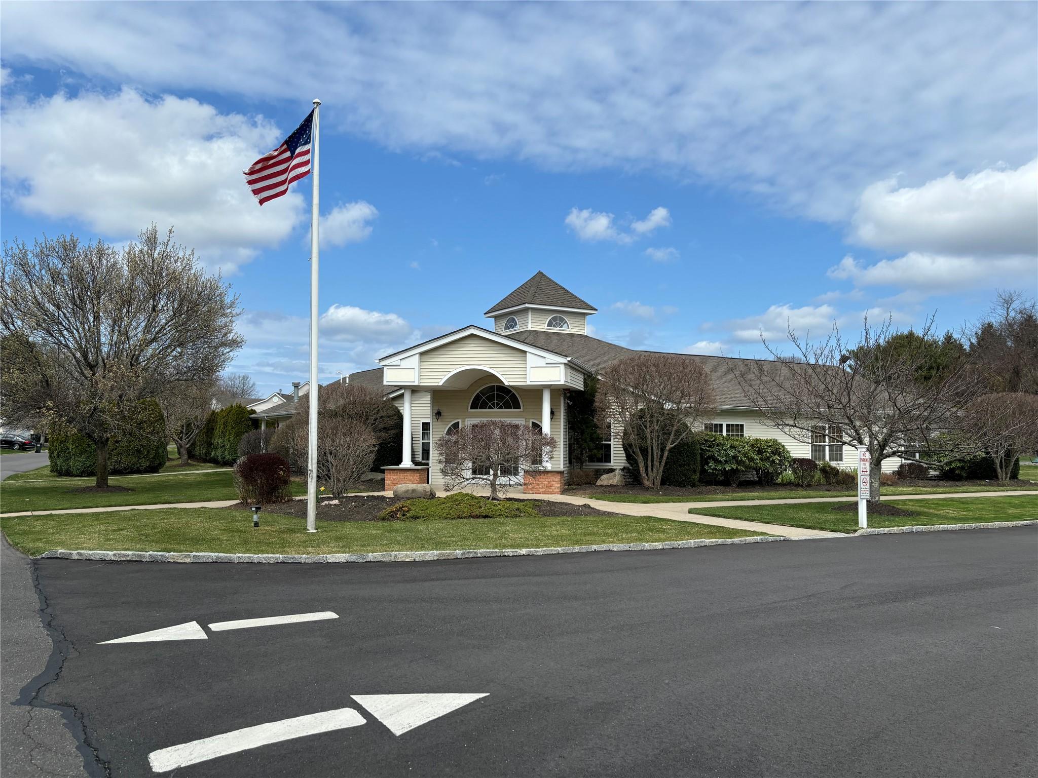 1404 Pebble Beach Path, Riverhead, New York image 27
