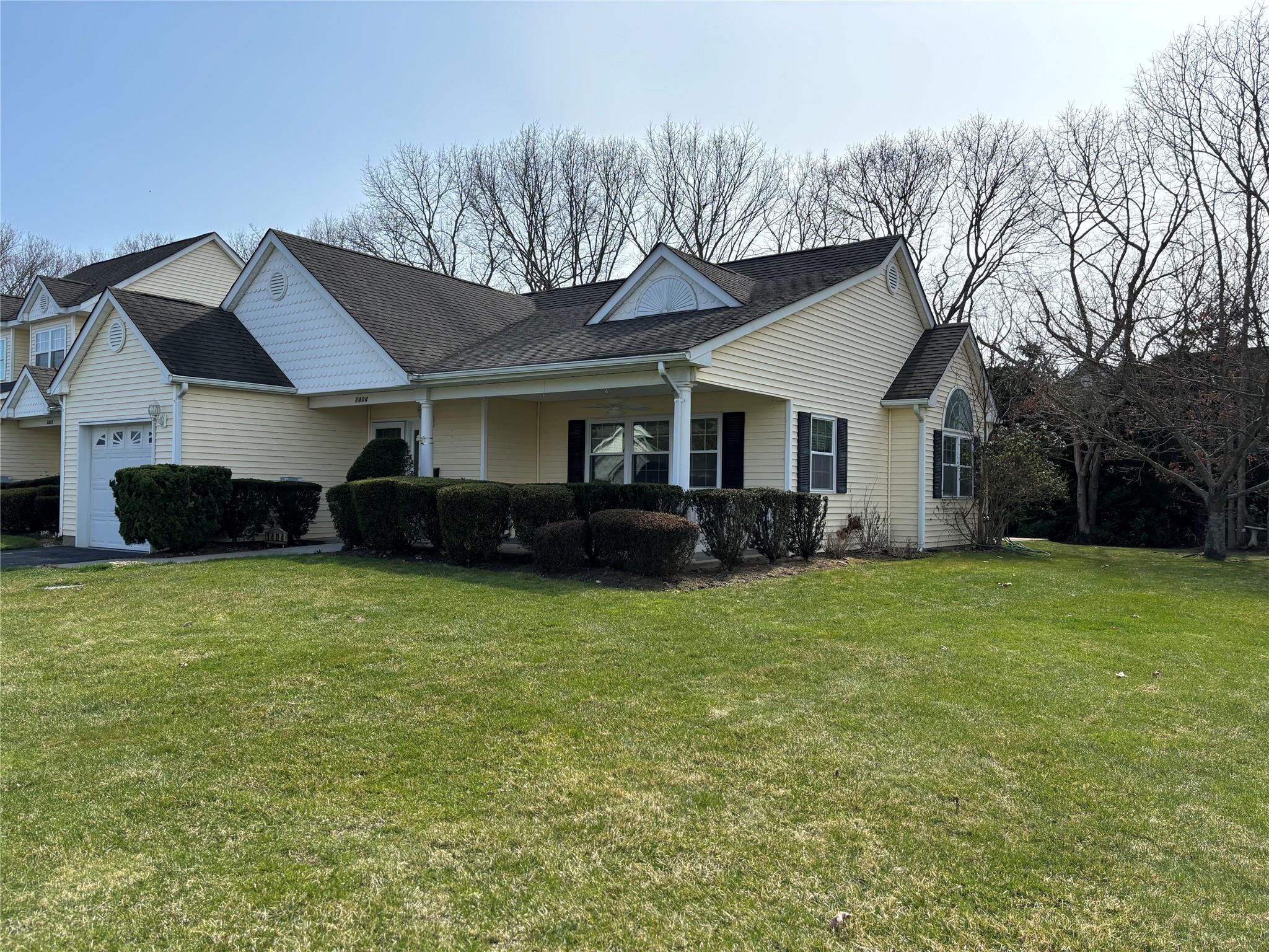 1404 Pebble Beach Path, Riverhead, New York image 3