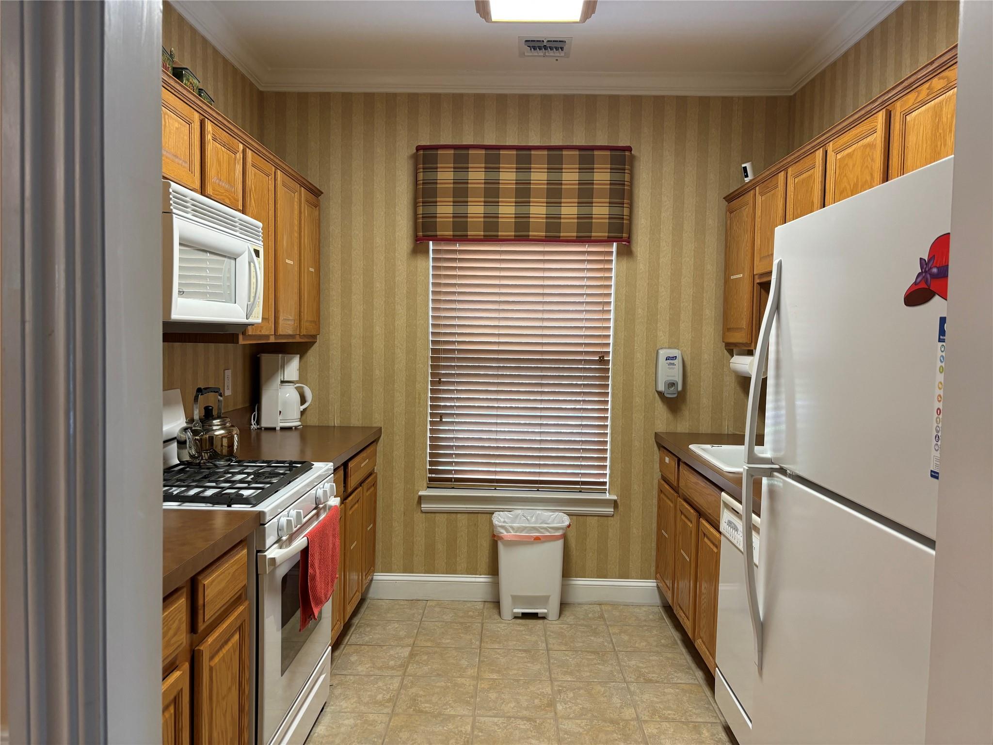 1404 Pebble Beach Path, Riverhead, New York image 30