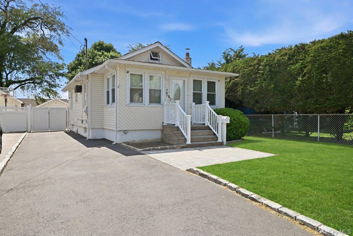 707 5th Street S