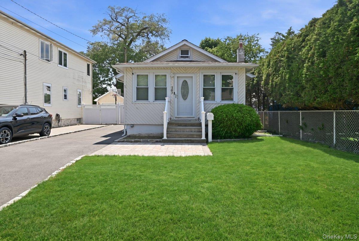707 5th Street S