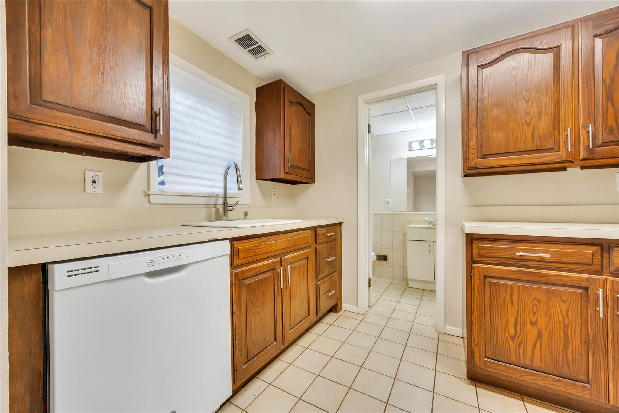 11 Rensselaer Drive, Commack, New York image 30