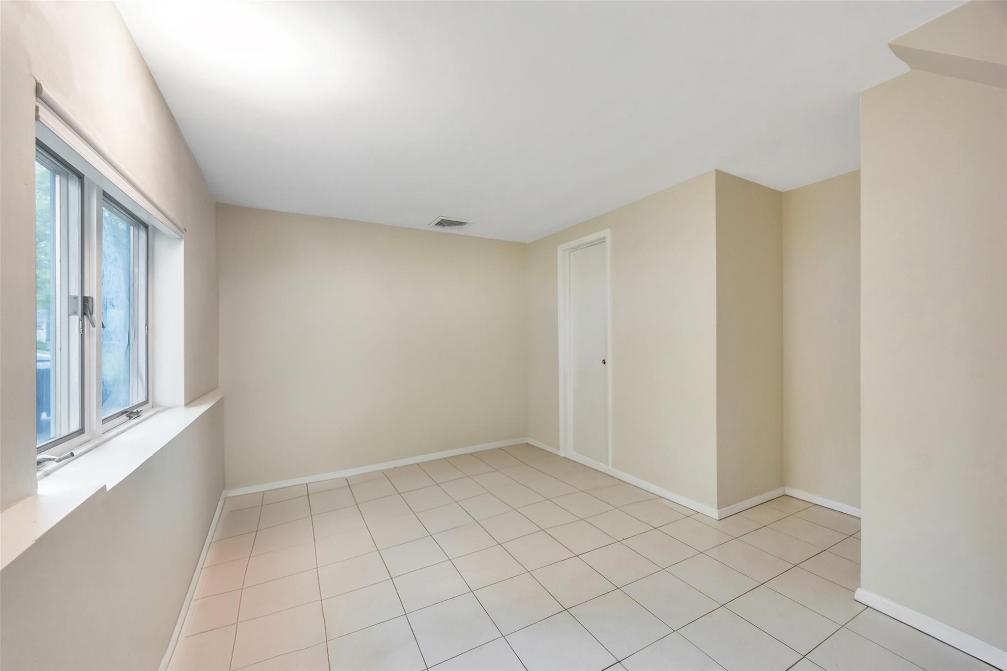 11 Rensselaer Drive, Commack, New York image 27