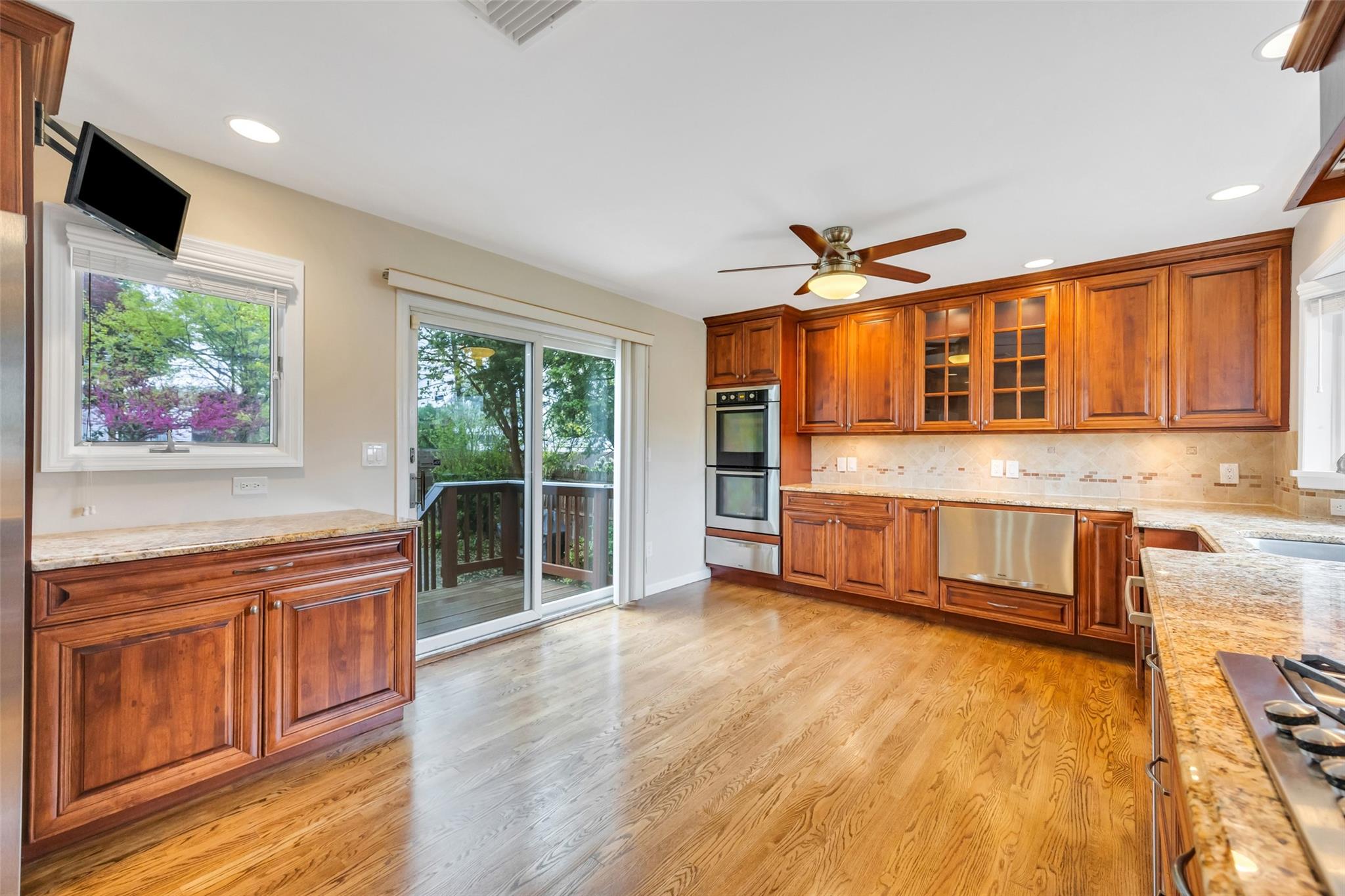 11 Rensselaer Drive, Commack, New York image 10
