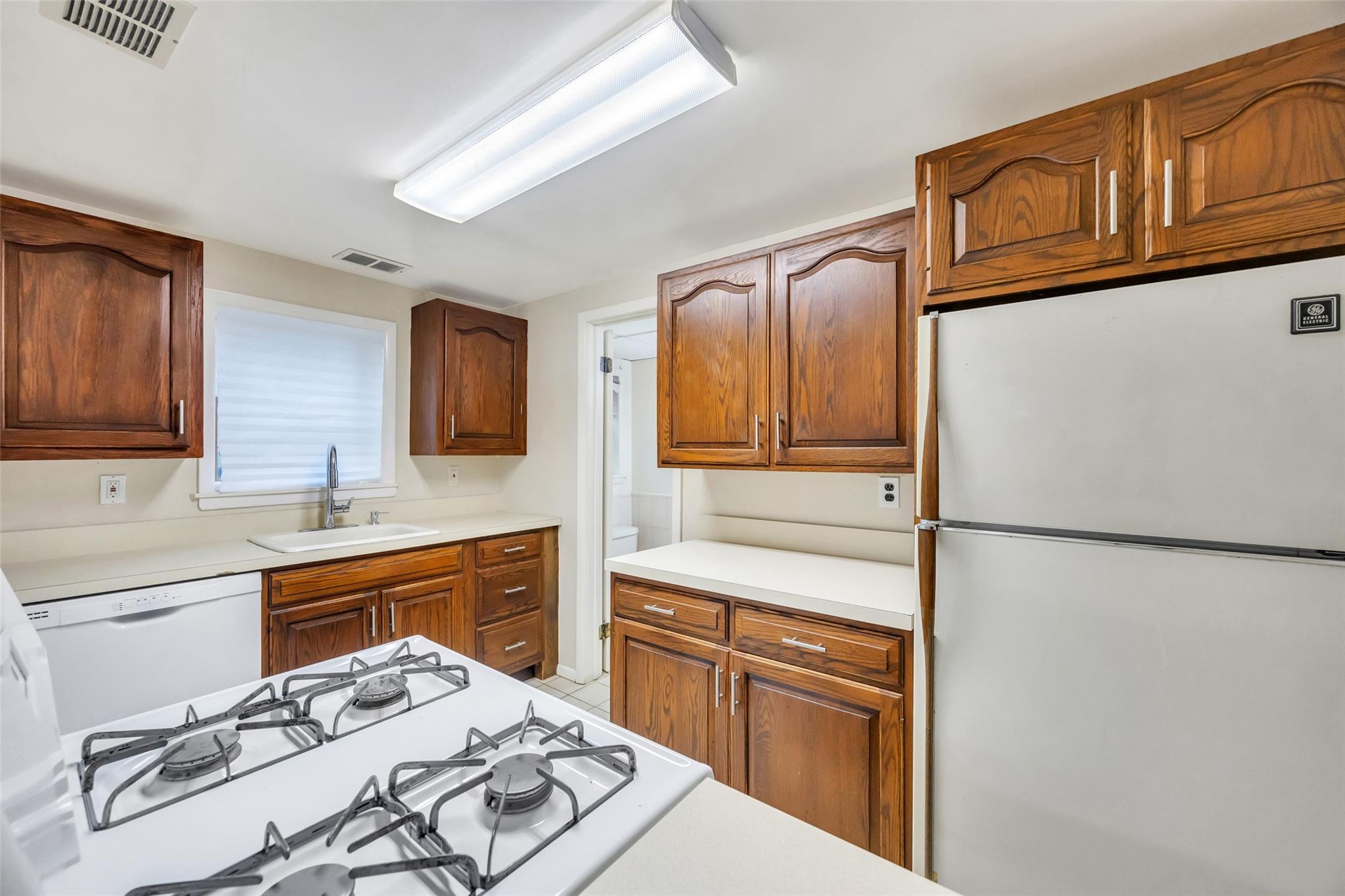 11 Rensselaer Drive, Commack, New York image 31