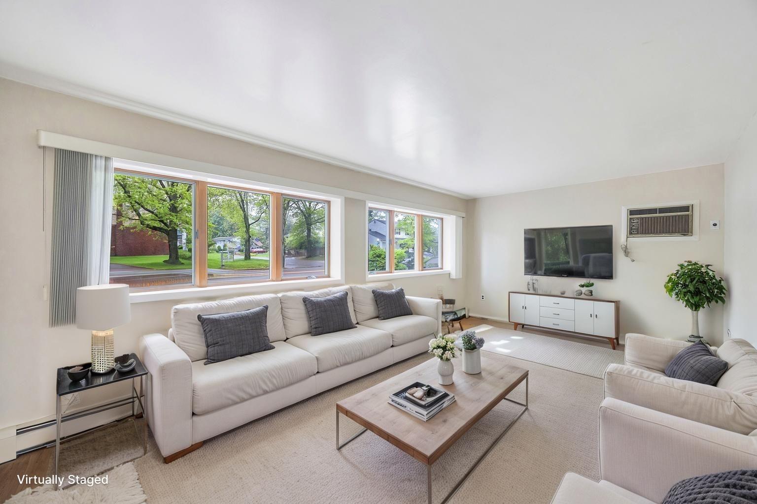 11 Rensselaer Drive, Commack, New York image 40