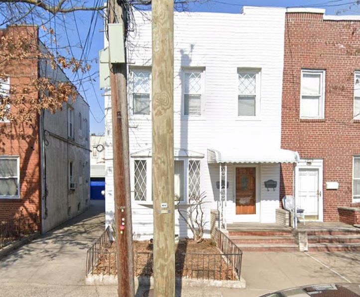 Lawton Avenue, Bronx, New York - 2 Bathrooms - 