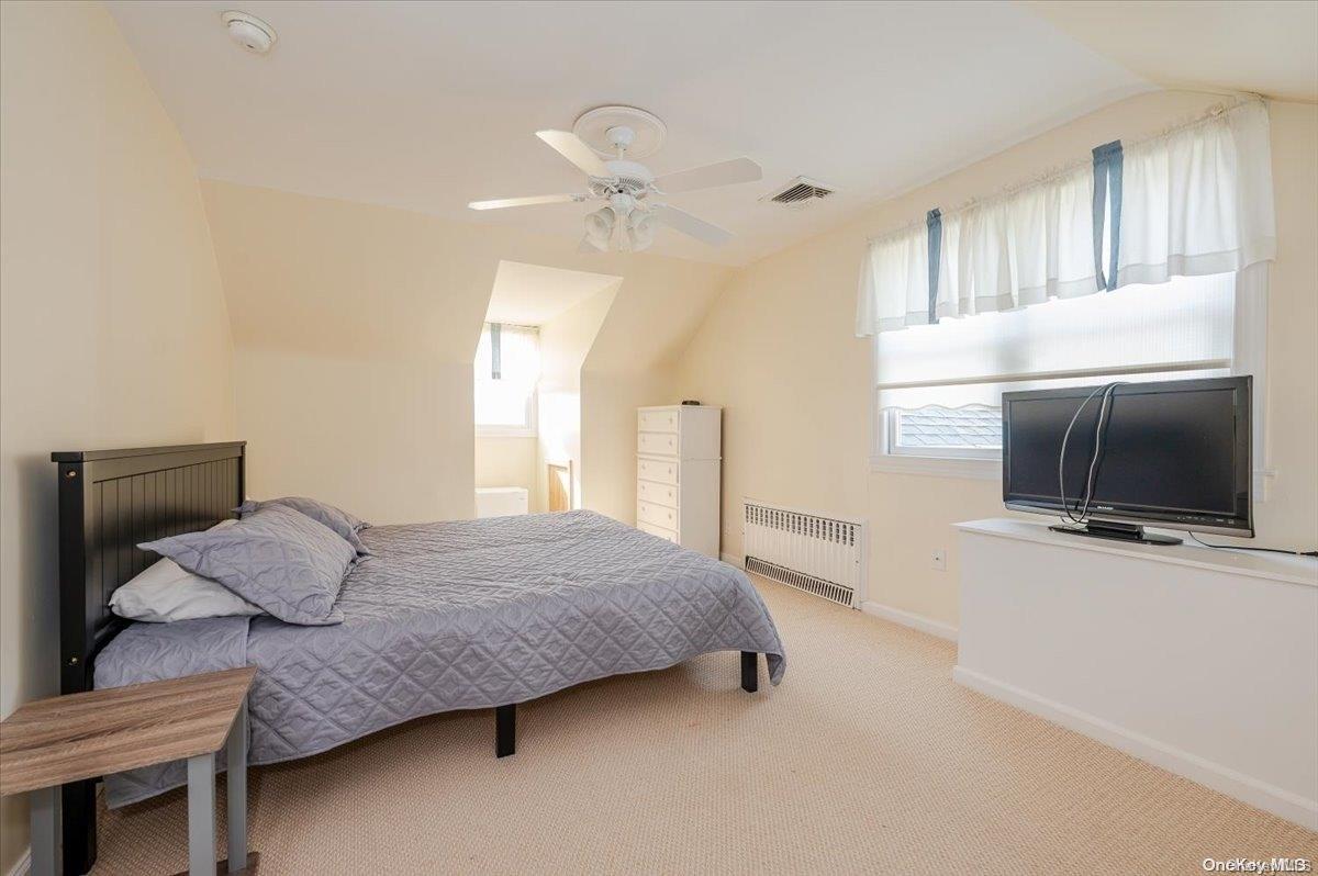 Hempstead, New York 11509, United States, 3 Bedrooms Bedrooms, ,3 BathroomsBathrooms,Residential,Active,29458