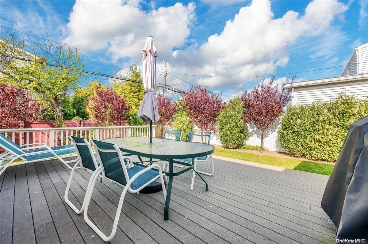 Hempstead, New York 11509, United States, 3 Bedrooms Bedrooms, ,3 BathroomsBathrooms,Residential,Active,29458