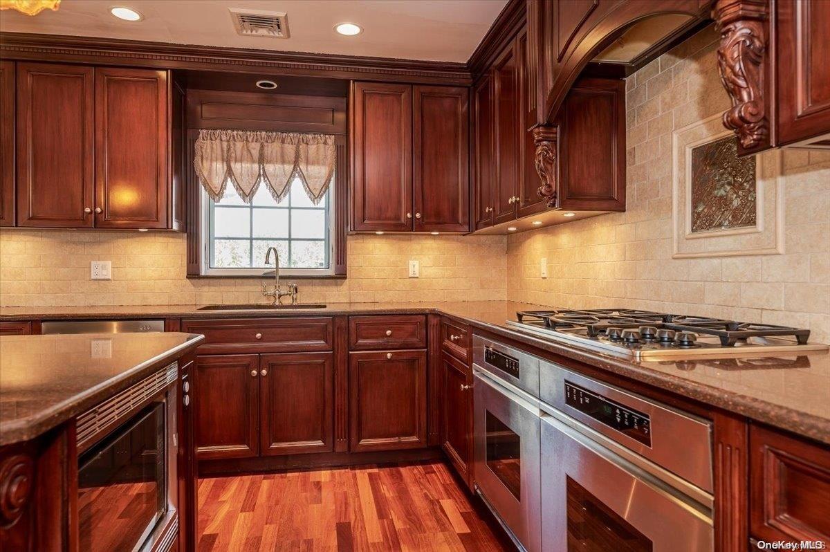 Hempstead, New York 11509, United States, 3 Bedrooms Bedrooms, ,3 BathroomsBathrooms,Residential,Active,29458