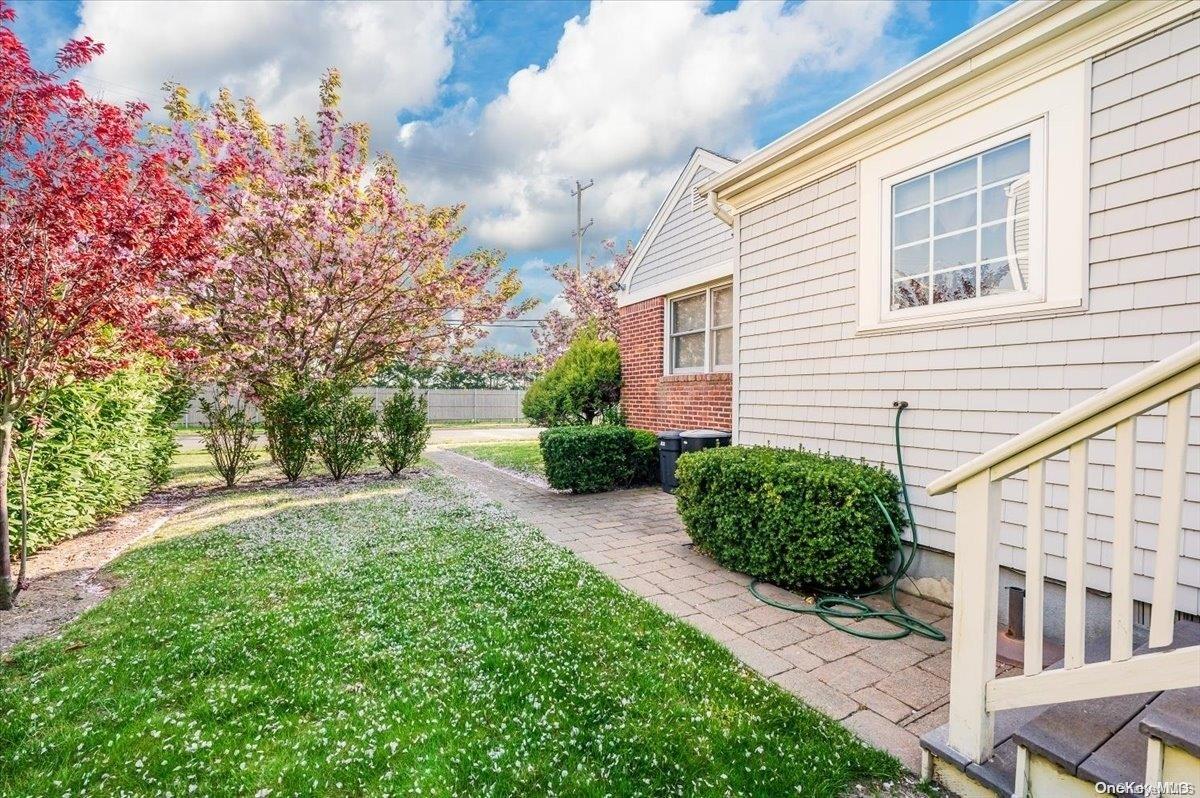 Hempstead, New York 11509, United States, 3 Bedrooms Bedrooms, ,3 BathroomsBathrooms,Residential,Active,29458