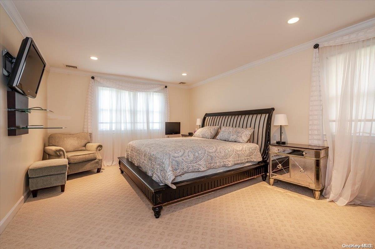 Hempstead, New York 11509, United States, 3 Bedrooms Bedrooms, ,3 BathroomsBathrooms,Residential,Active,29458