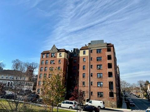 Homes For Sale - 590 E Third Street #4O<br/> Mount Vernon, NY 10553