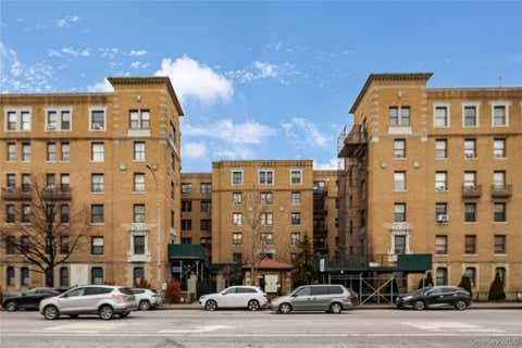 Condo For Sale - 14809 Northern Boulevard #5M<br/> Flushing, NY 11354