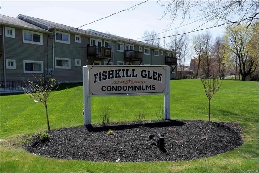 Rental Property at Fishkill Glen Drive F, Fishkill, New York - Bedrooms: 1 
Bathrooms: 1 
Rooms: 4  - $2,000 MO.
