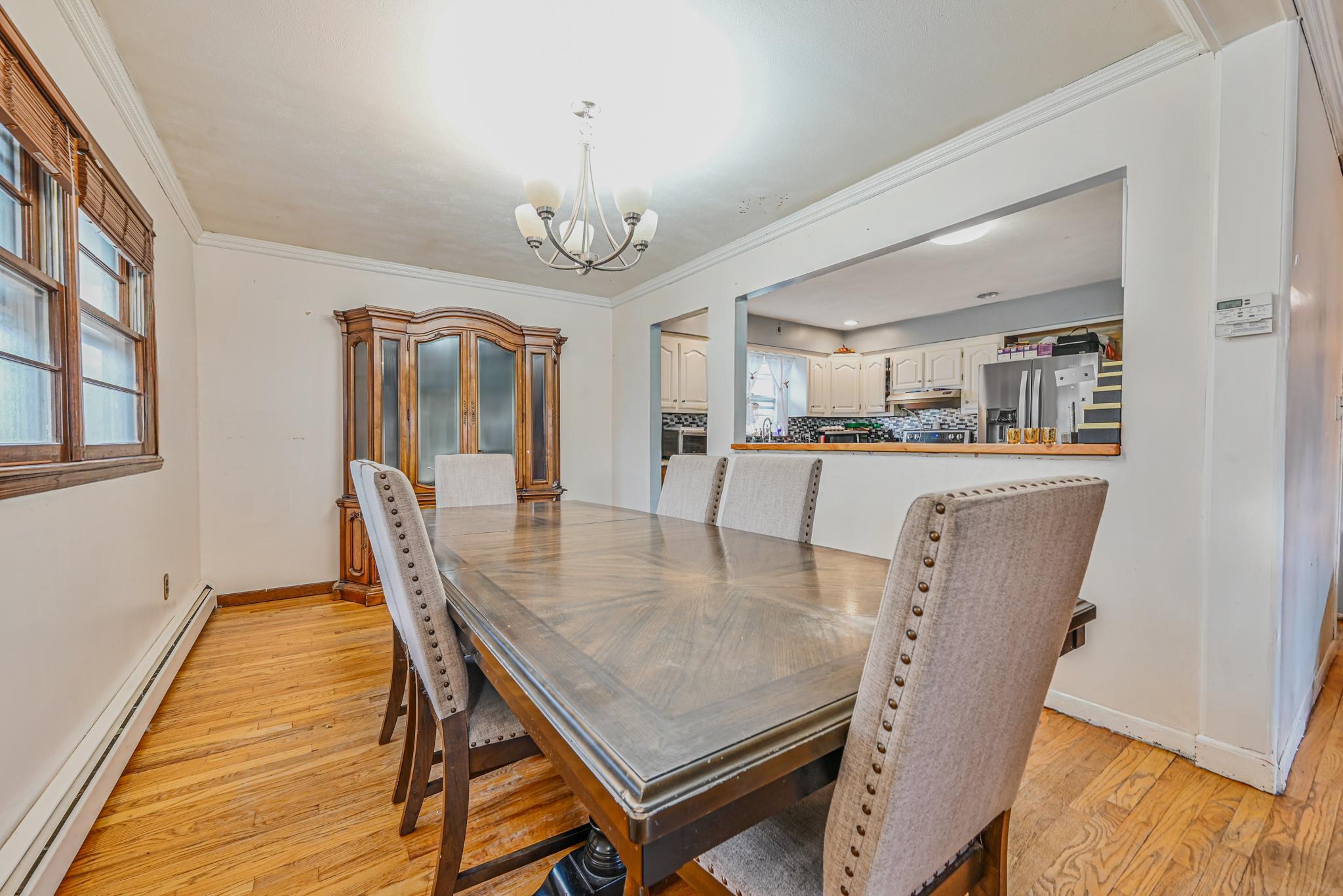 82 Coventry Gardens, Lynbrook, New York image 5