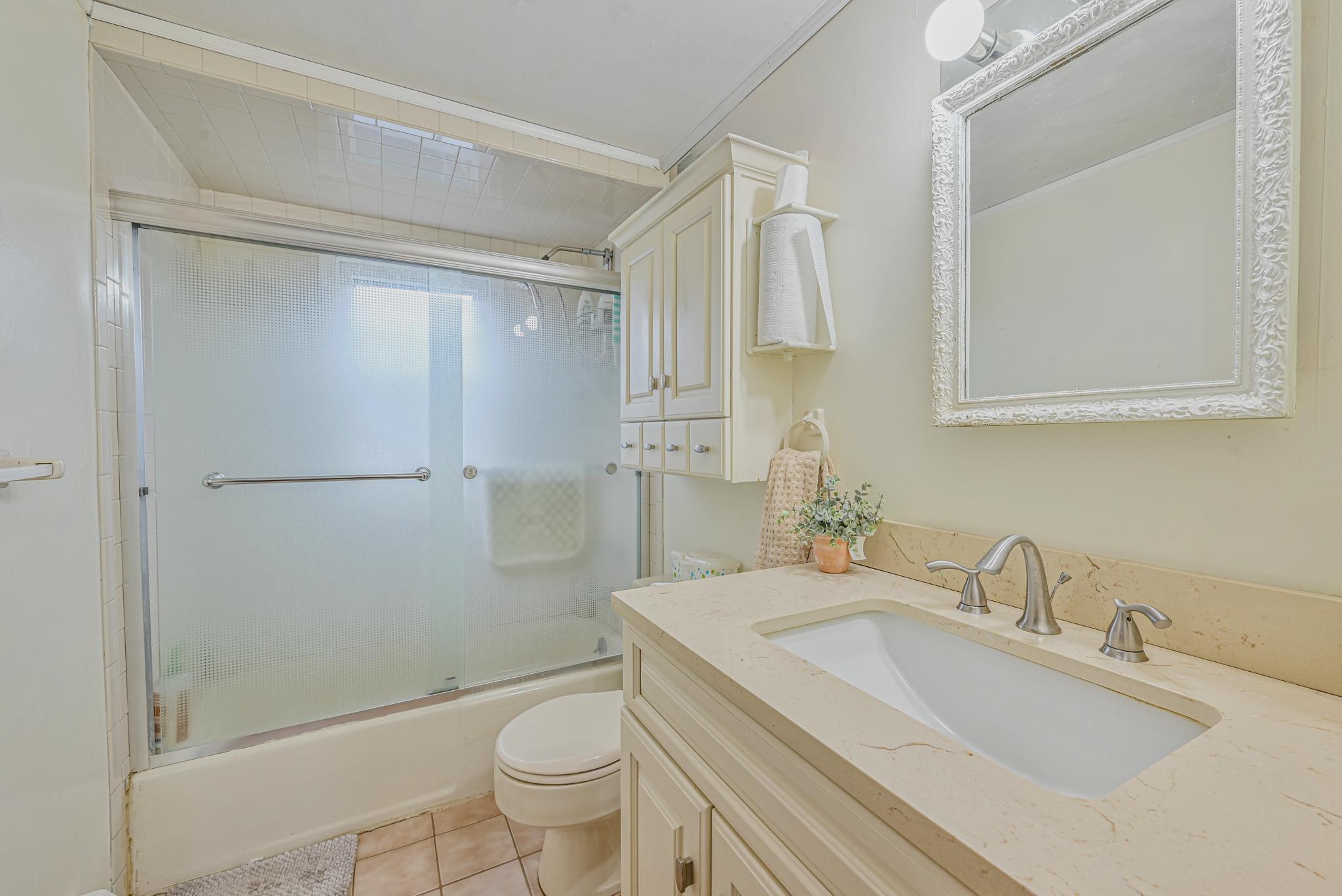 82 Coventry Gardens, Lynbrook, New York image 16