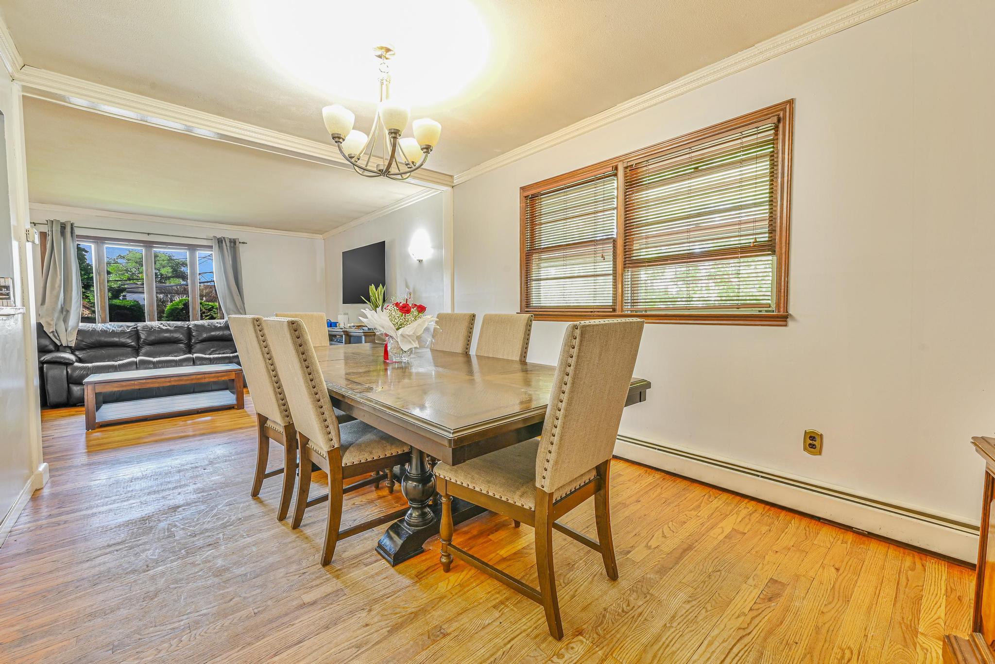 82 Coventry Gardens, Lynbrook, New York image 2