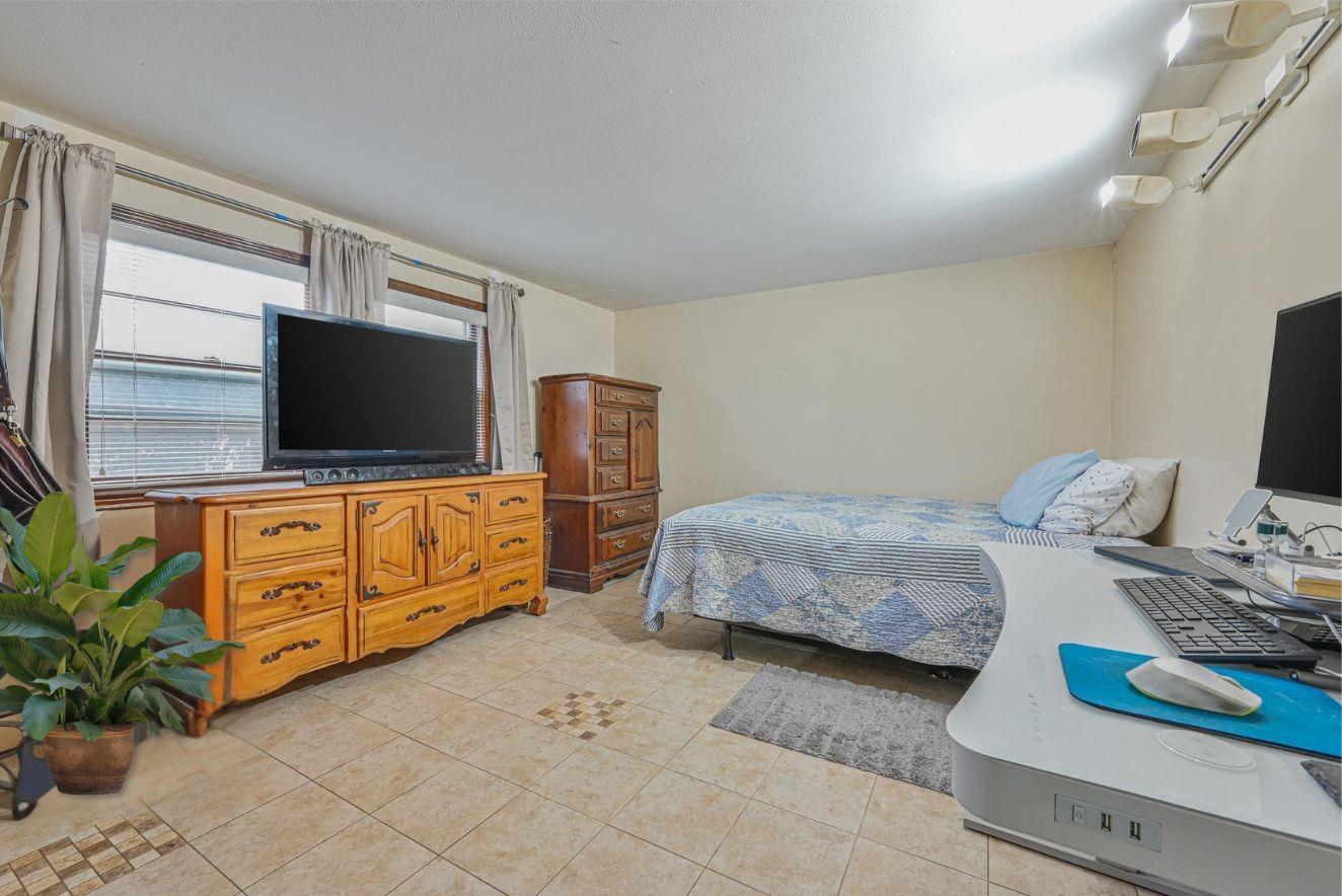 82 Coventry Gardens, Lynbrook, New York image 15