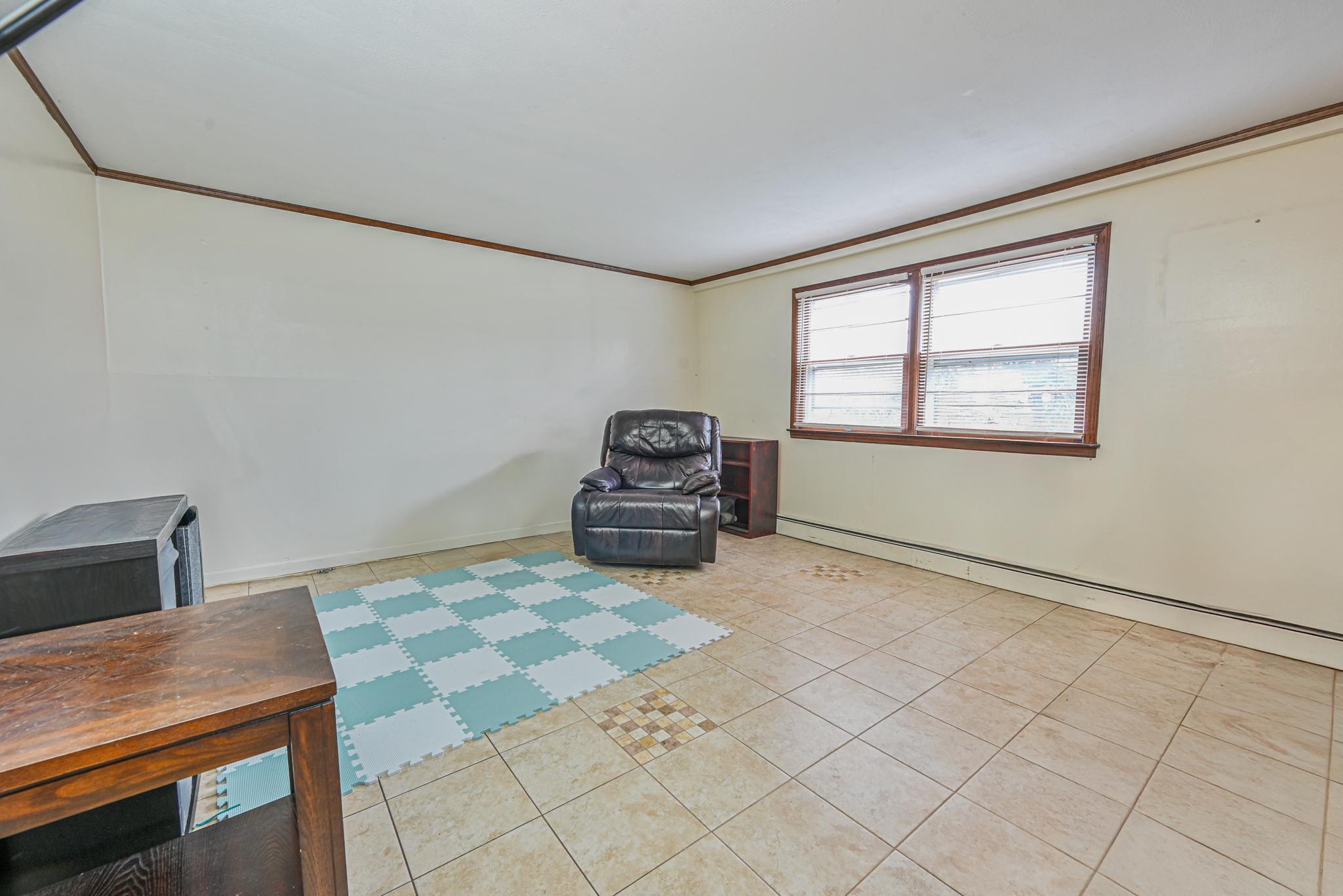 82 Coventry Gardens, Lynbrook, New York image 13