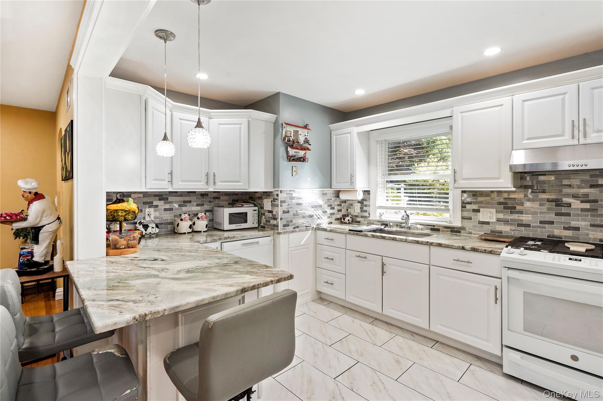 1 Van Alstine Avenue