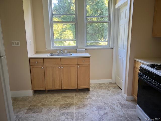 Cortlandt Manor, New York 10567, United States, 3 Bedrooms Bedrooms, ,2 BathroomsBathrooms,Residential,Active,218374