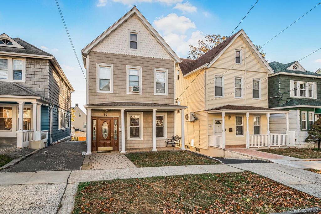 Photo of 32 Glover Avenue, Yonkers, NY 10704 (MLS # 954488)