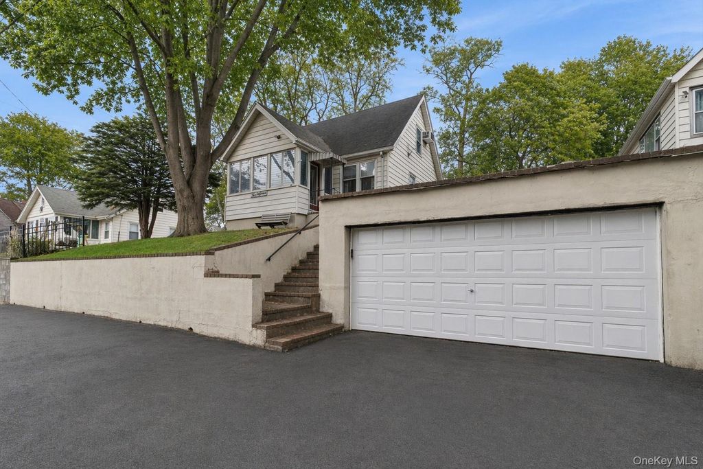 Photo of 215 Hallock Landing Road, Rocky Point, NY 11778 (MLS # 987848)