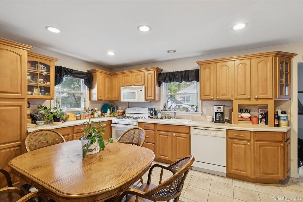 Photo of 215 Hallock Landing Road, Rocky Point, NY 11778 (MLS # 987848)