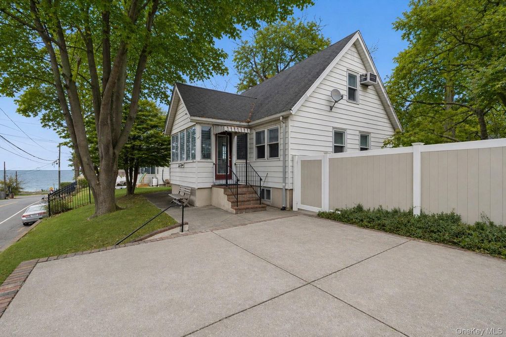 Photo of 215 Hallock Landing Road, Rocky Point, NY 11778 (MLS # 987848)