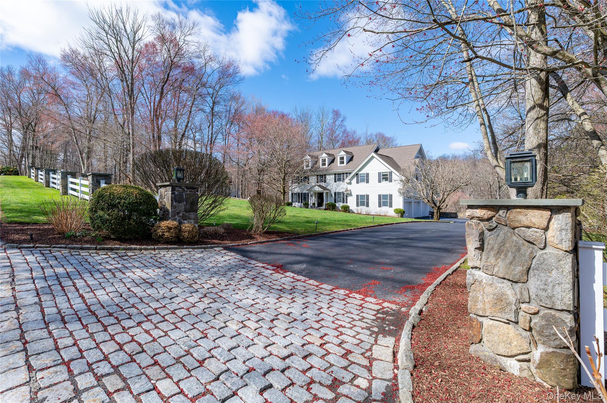 9 Gifford Lake Drive