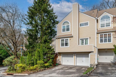 Condo For Sale - 75 W Hartsdale Avenue #8<br/> Hartsdale, NY 10530