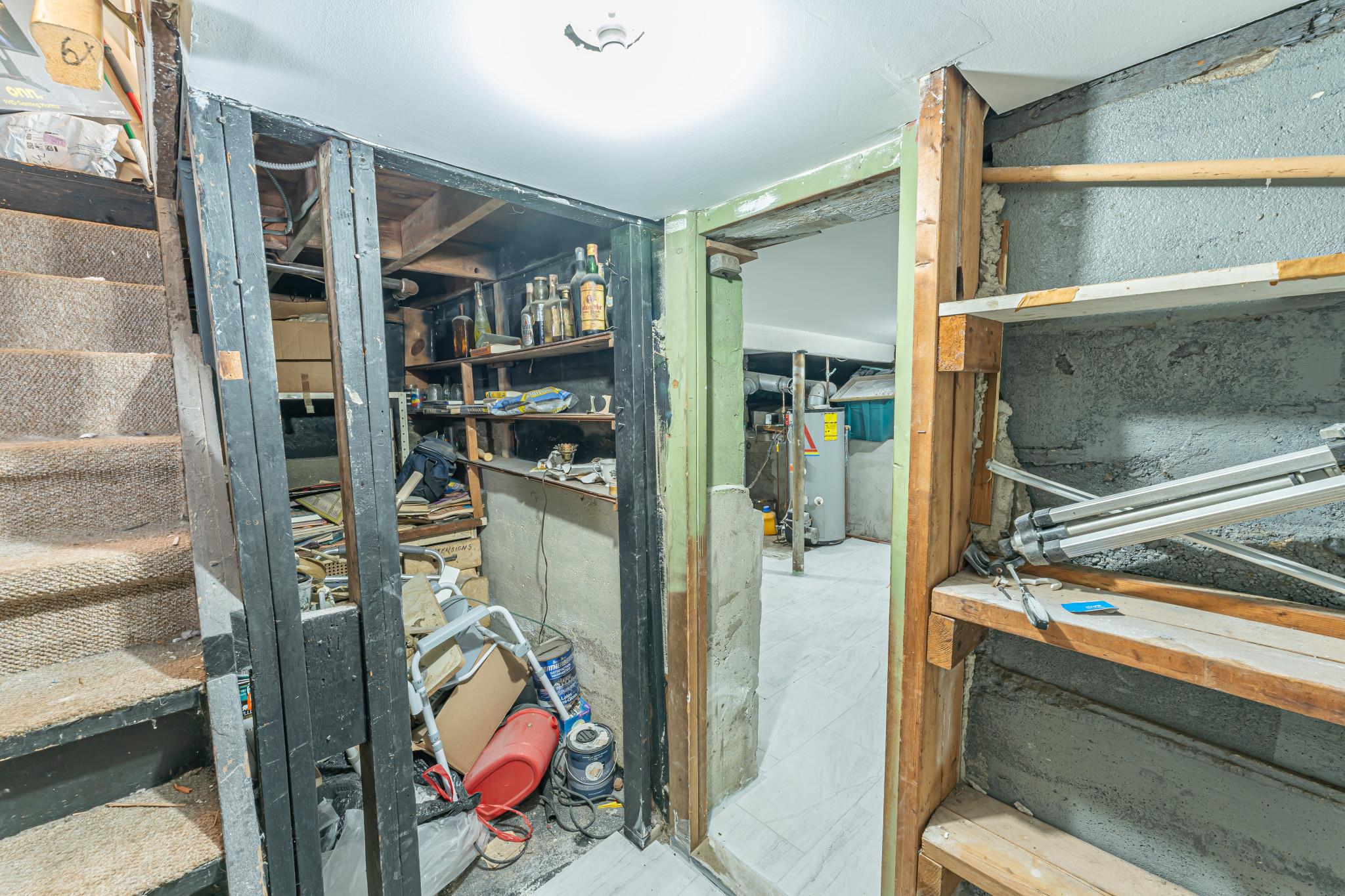 334 Gillette Street, Dix Hills, New York image 28