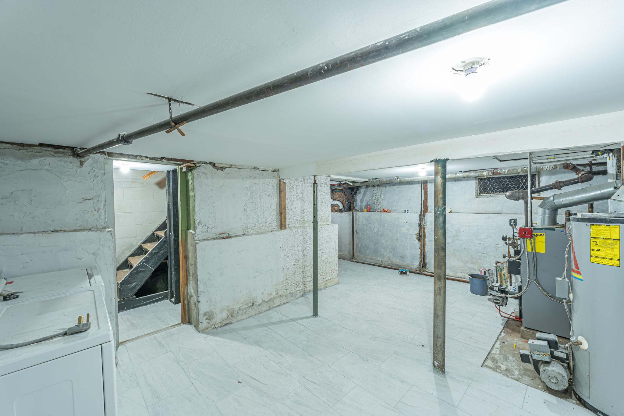 334 Gillette Street, Dix Hills, New York image 27