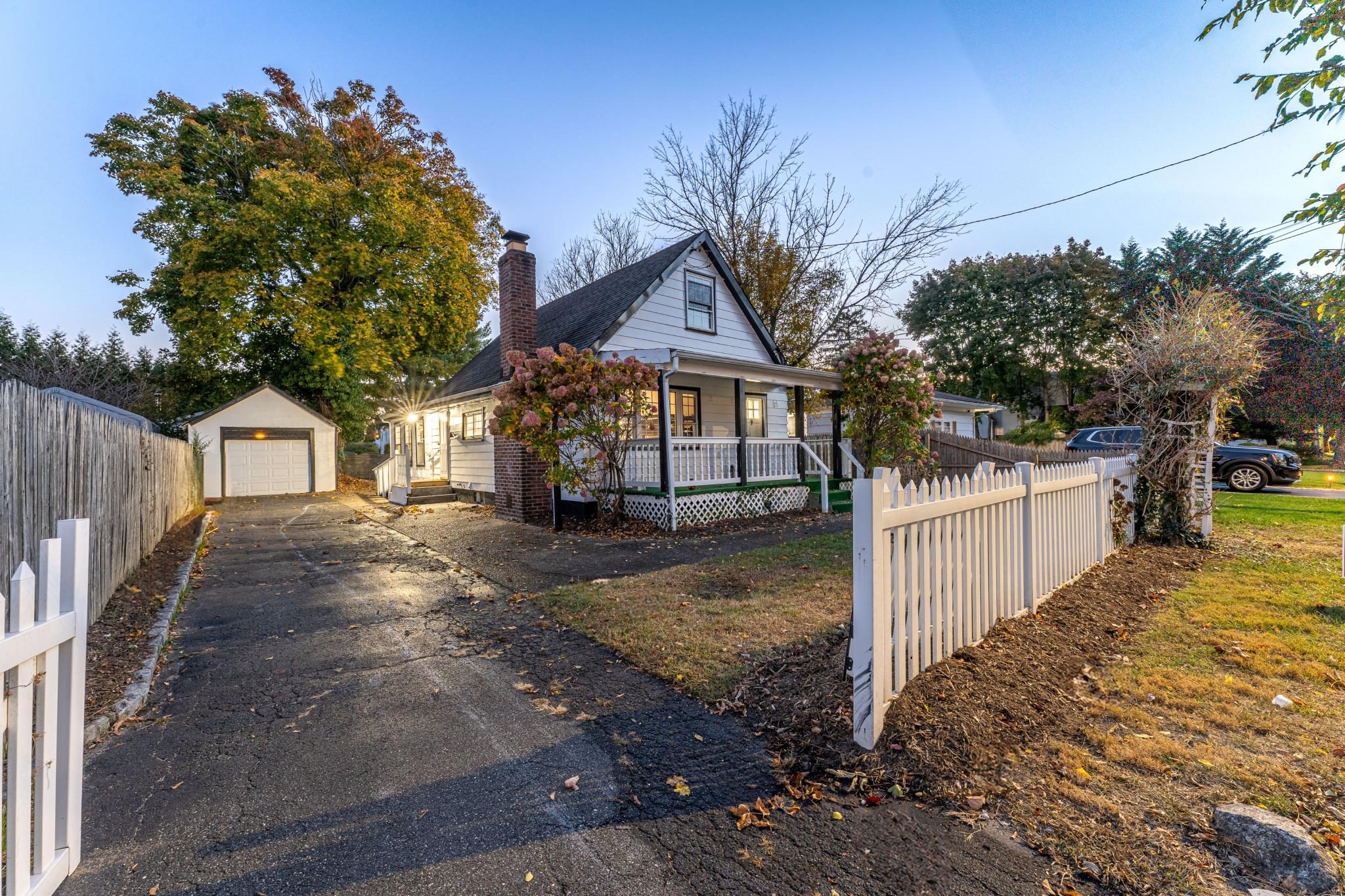 334 Gillette Street, Dix Hills, New York image 1