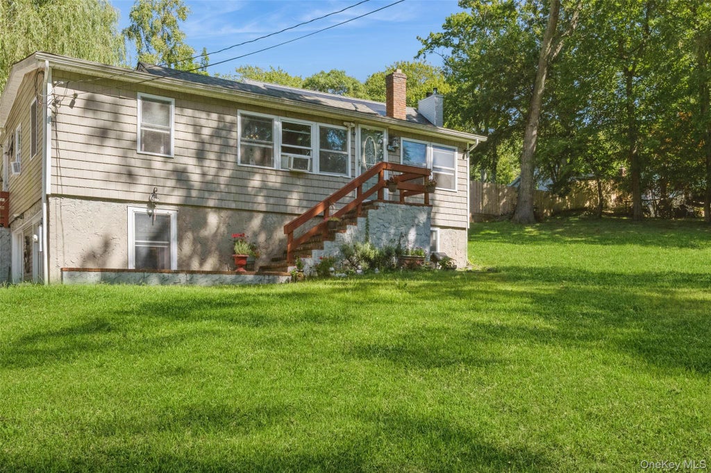 Photo of 25 Tamarack Road, Rocky Point, NY 11778 (MLS # 1048793)