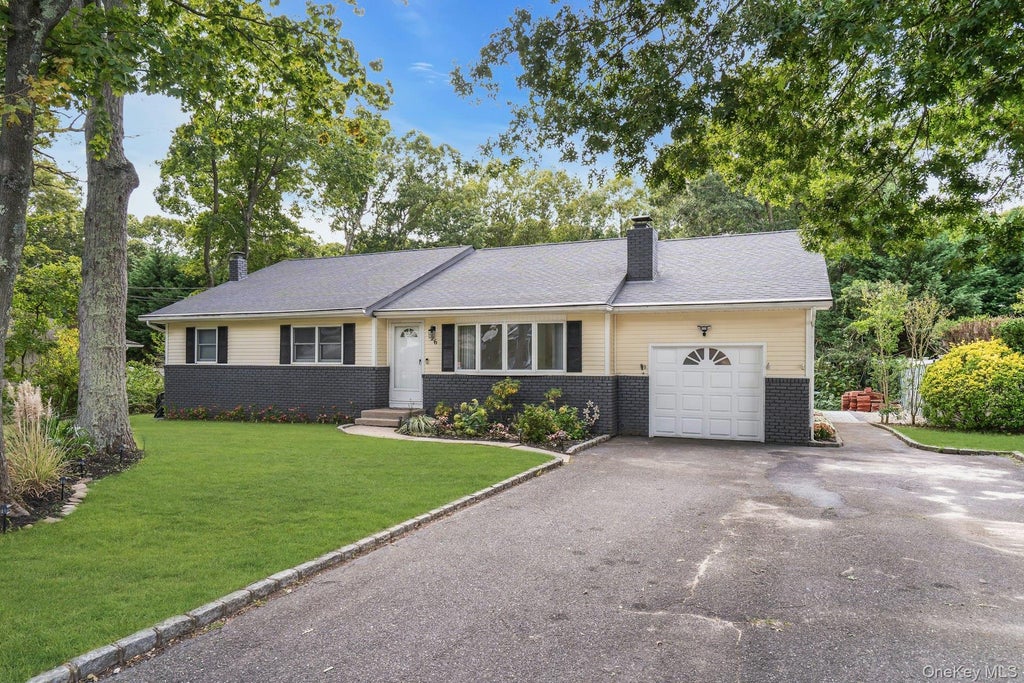 Photo of 26 Williams Avenue, Holtsville, NY 11742 (MLS # 1057713)