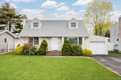 Homes For Sale - 64 Arlyn Drive<br/> Massapequa, NY 11758