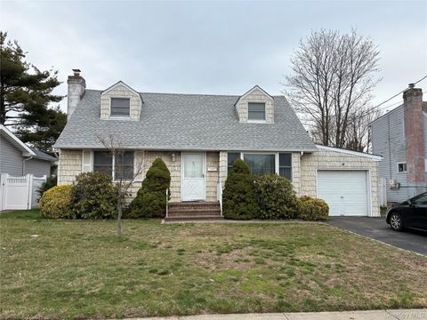 64 Arlyn Drive E Massapequa NY 11758