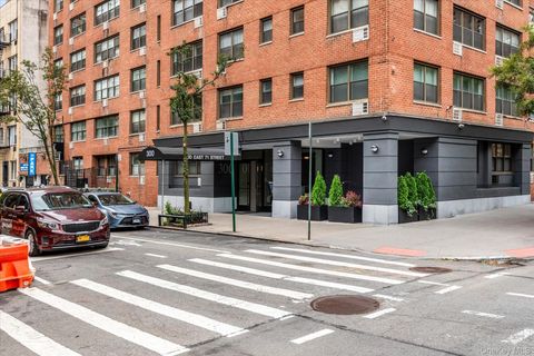 Photo of 300 E 71st Street #15R, New York (Manhattan), NY 10021 (MLS # 867558)