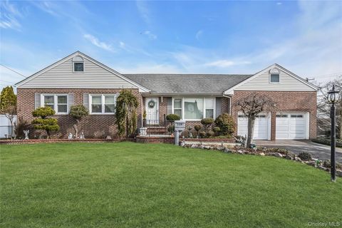 Homes For Sale - 309 N Virginia Avenue<br/> Massapequa, NY 11758