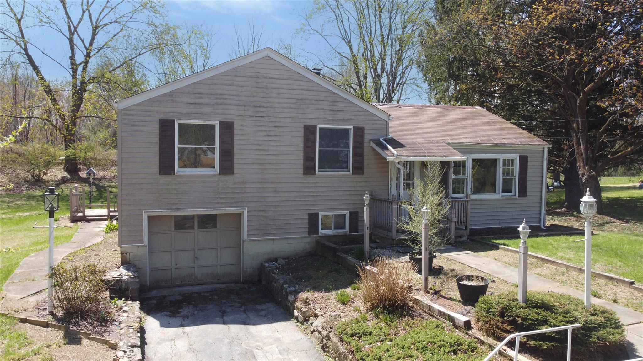 27 Franklin Road, Hyde Park, New York image 1