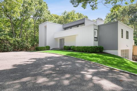 Photo of 715 Hands Creek Road, East Hampton, NY 11937 (MLS # 925319)